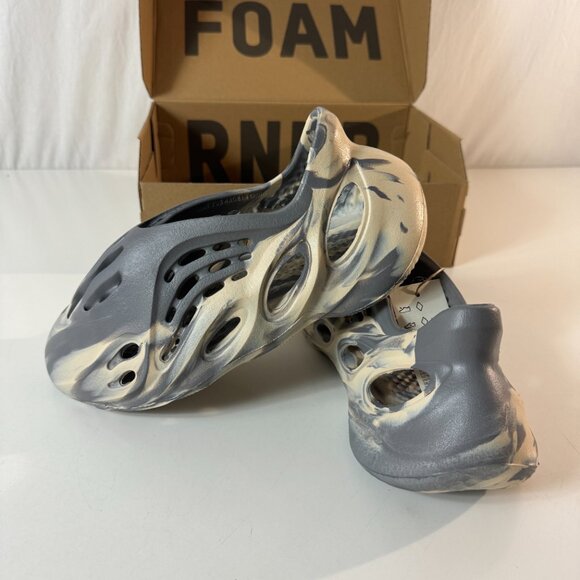 Adidas Yeezy Foam RNR MX Moon Grey Mens Size 7 NEW in Box - Picture 2 of 10
